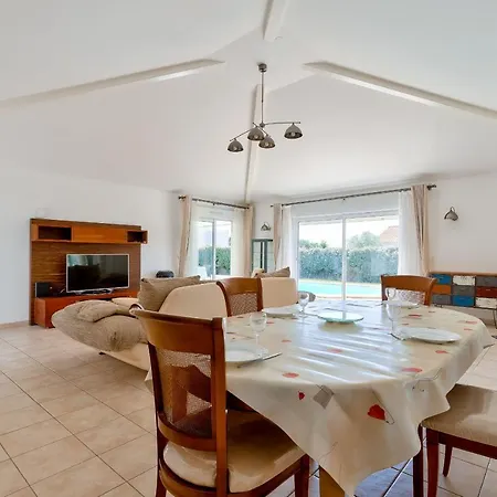 - 6 Personnes, Maison Piscine * Le Fenouiller