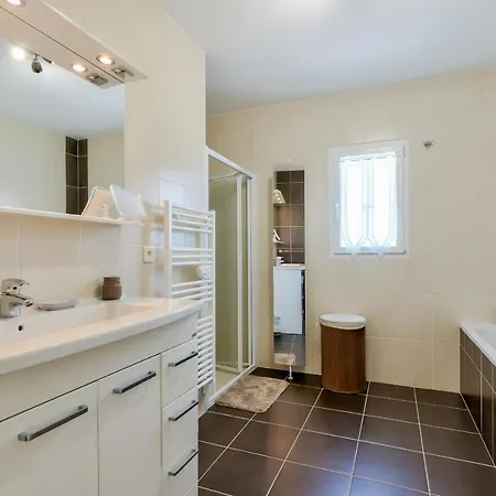 - 6 Personnes, Maison Piscine Le Fenouiller