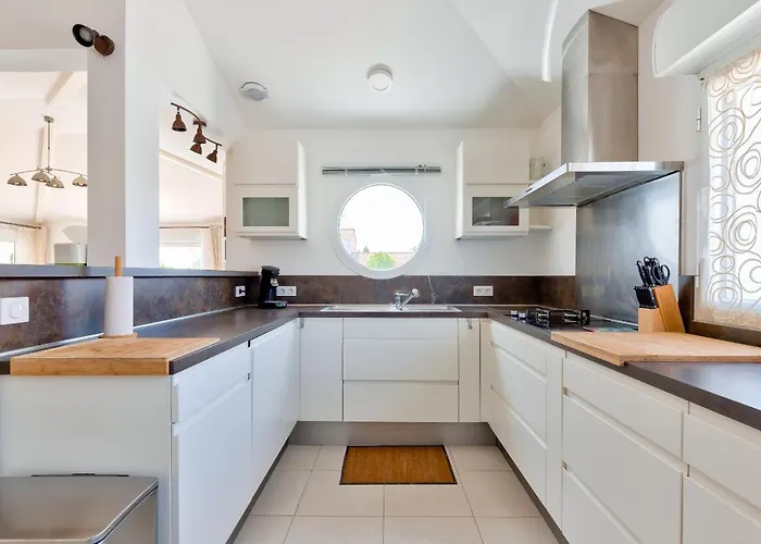 - 6 Personnes, Maison Piscine Le Fenouiller