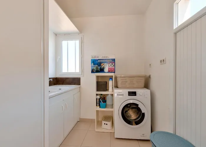 Hébergement de vacances - 6 Personnes, Maison Piscine