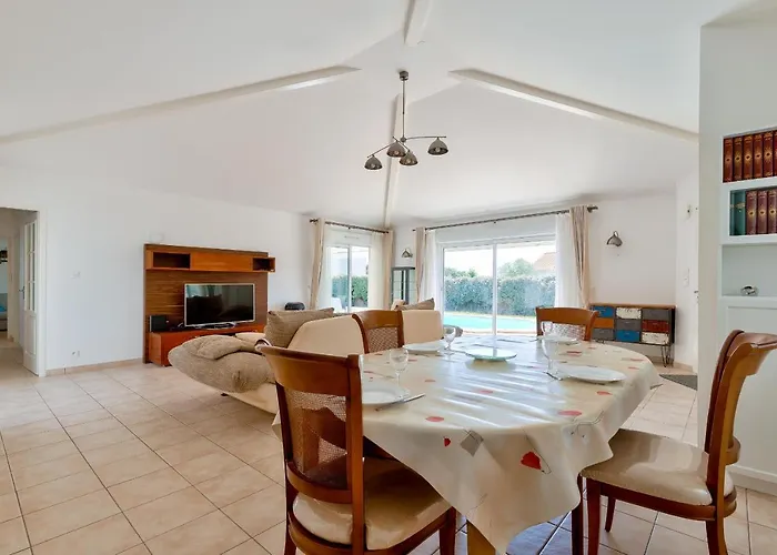 - 6 Personnes, Maison Piscine * Le Fenouiller