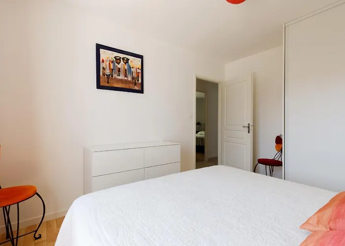 Hébergement de vacances - 6 Personnes, Maison Piscine *