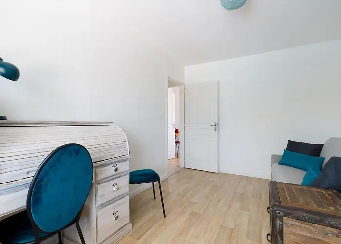 - 6 Personnes, Maison Piscine Hébergement de vacances *