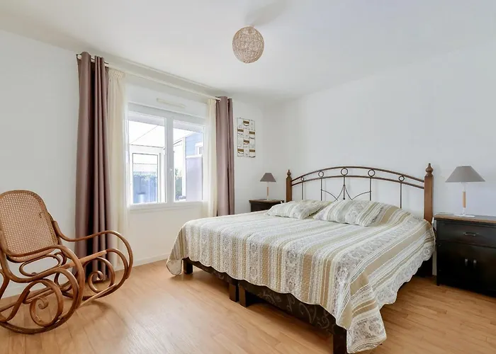 Hébergement de vacances - 6 Personnes, Maison Piscine