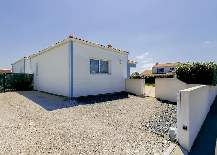 - 6 Personnes, Maison Piscine Hébergement de vacances *